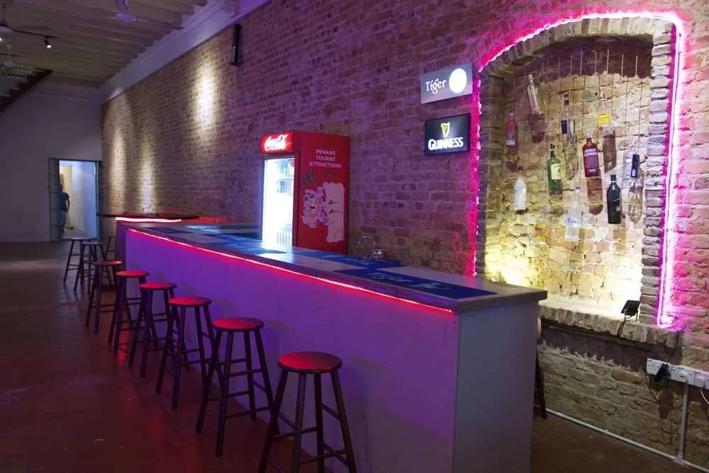 Tipsy Tiger Party Hostel - photo 17