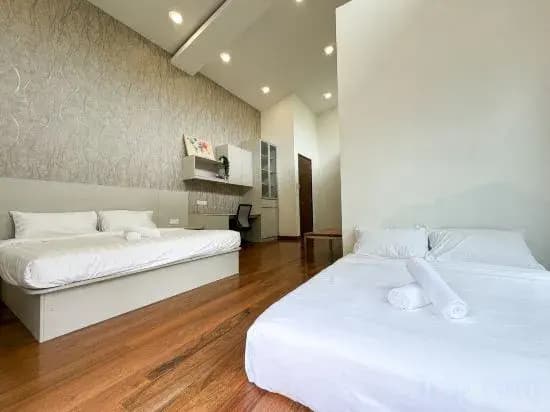 Green Escape City Private Pool Haven 24 pax - photo 6