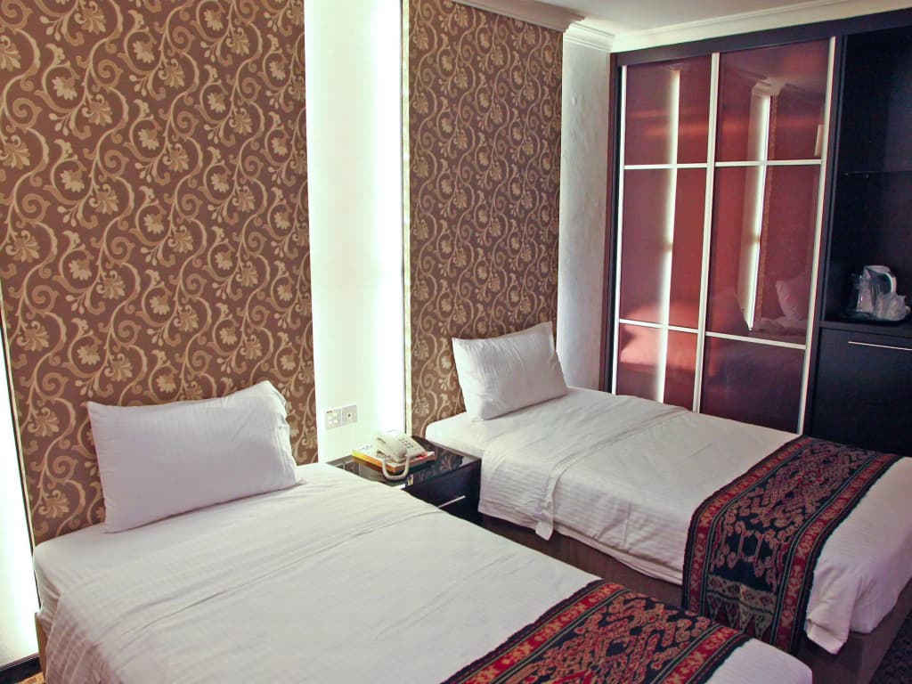 Royal Hotel - photo 2