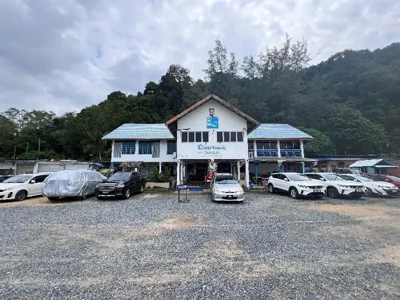 Riverbank Dungun Guesthouse & Cafe - photo 15