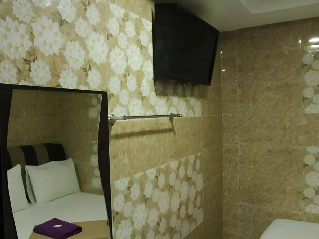 New Wave Vines Hotel - photo 16