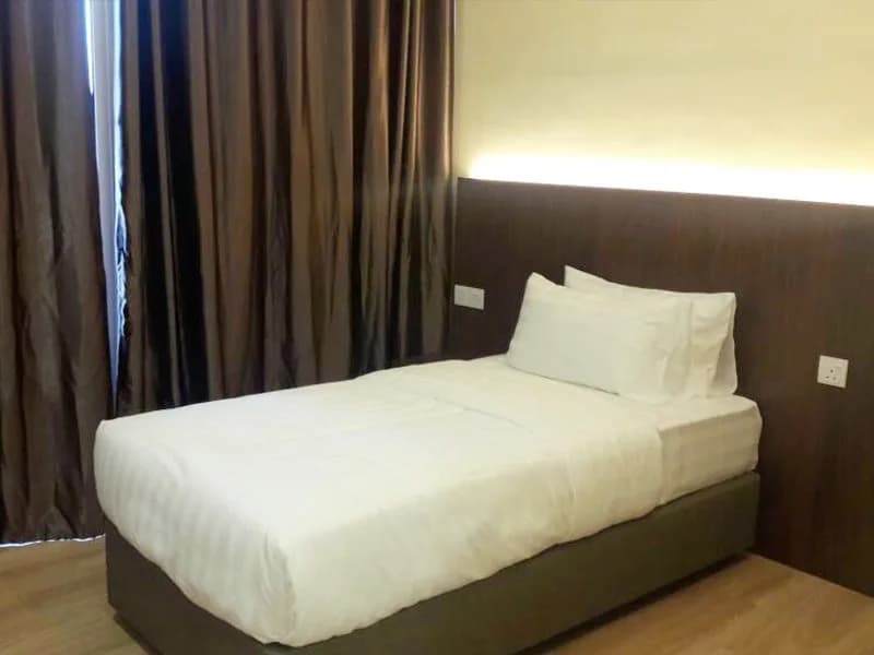 Place2Stay Business Hotel @ Emart Riam - photo 6