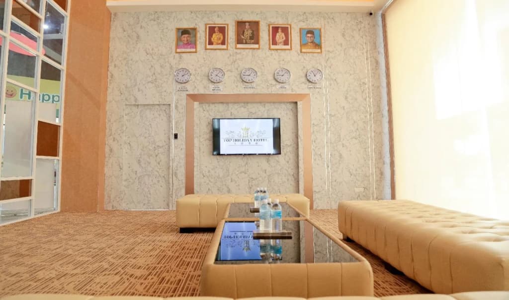Top Holiday Hotel @ The Mines Seri Kembangan - photo 12