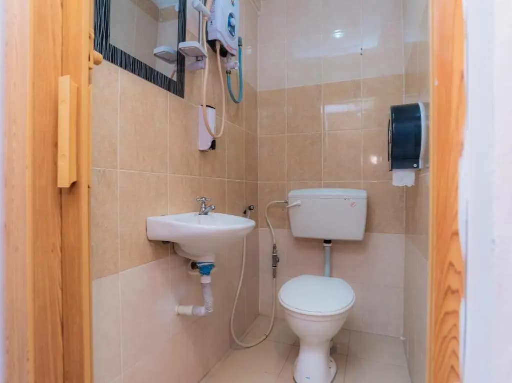 OYO 44026 98 Hotel - photo 7