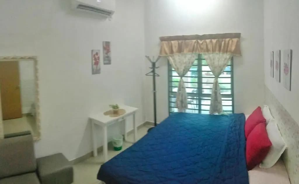 Homestay Lestari KLIA - photo 1