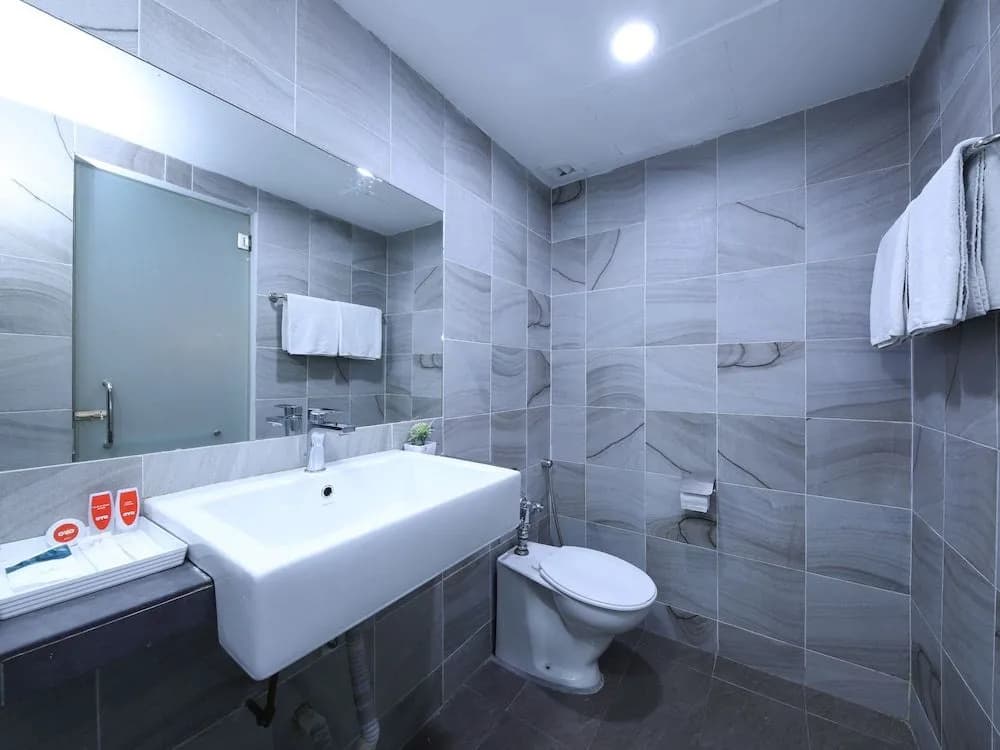 OYO 519 Domus Hotel - photo 8