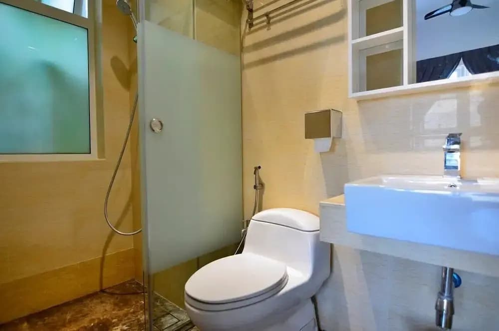Comfy 2BR Tritower Suite Near JB Ciq, Jbcc & Capri - photo 10