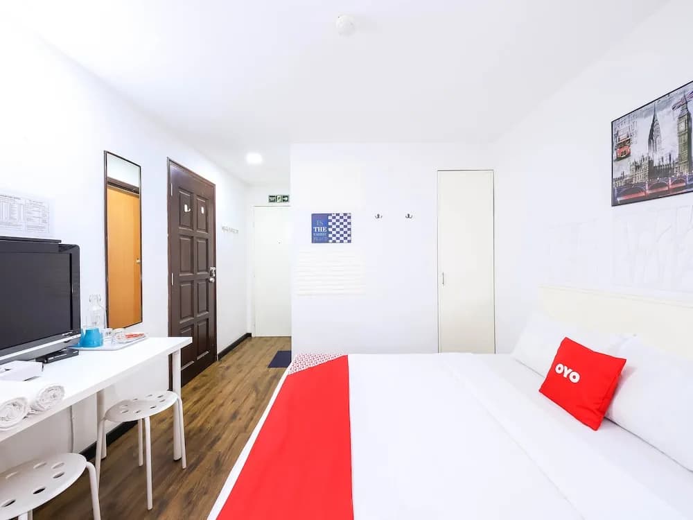 OYO 43963 T Signature Hotel - photo 5