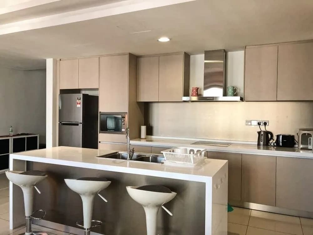 Executive 3 BR Condo by Naren - photo 12