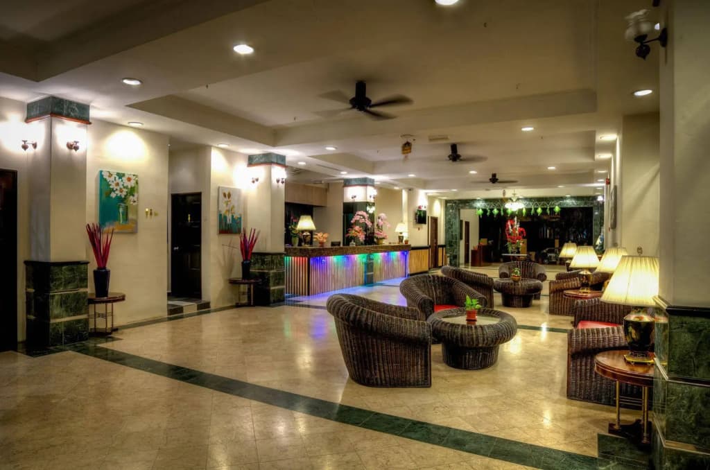 Leisure Cove Hotel & Apartments - photo 15