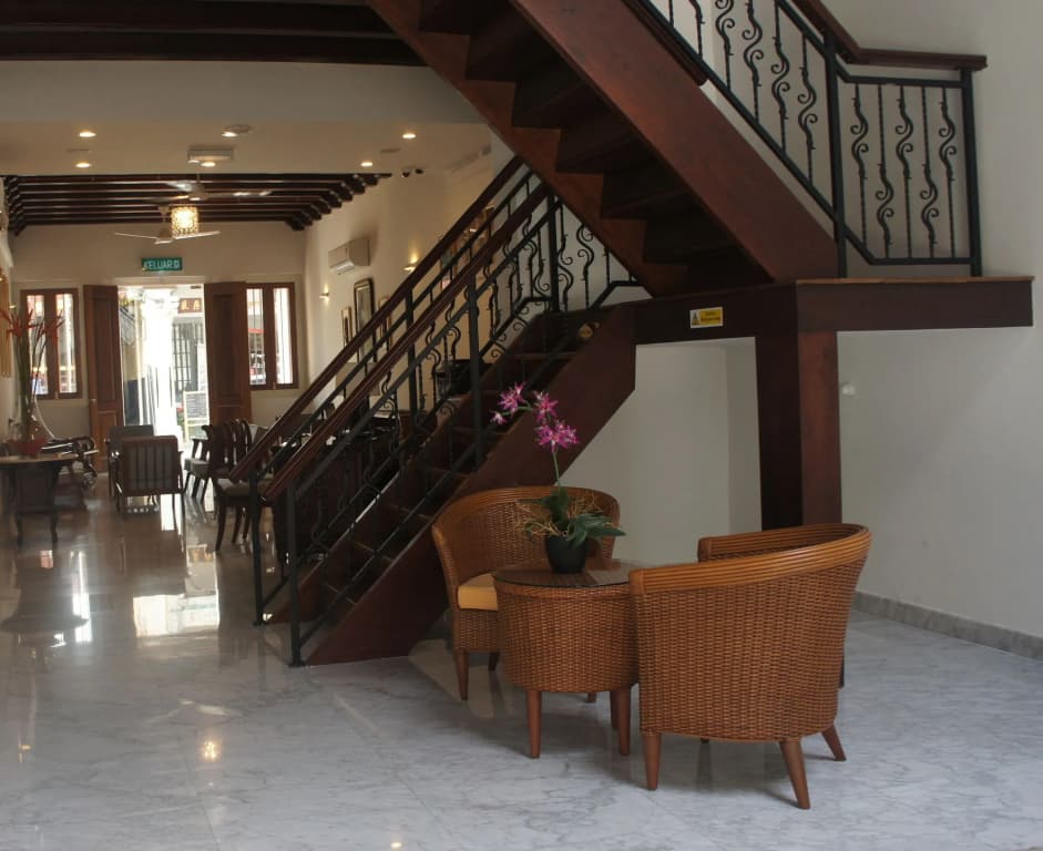 Heeren Straits Hotel - photo 18