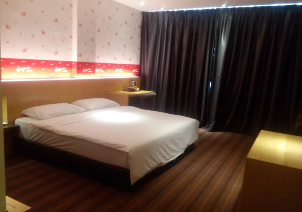 Grand Ct Hotel - photo 3