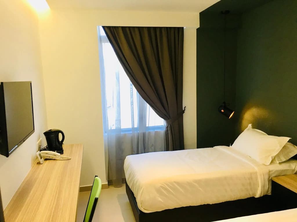 Enclave Hotel - photo 3