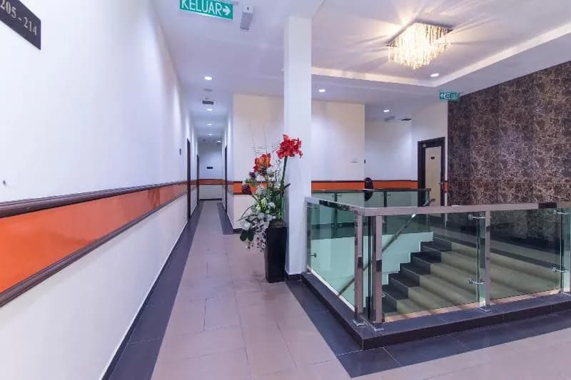 OYO 498 D&F Boutique Hotel Senawang - photo 12