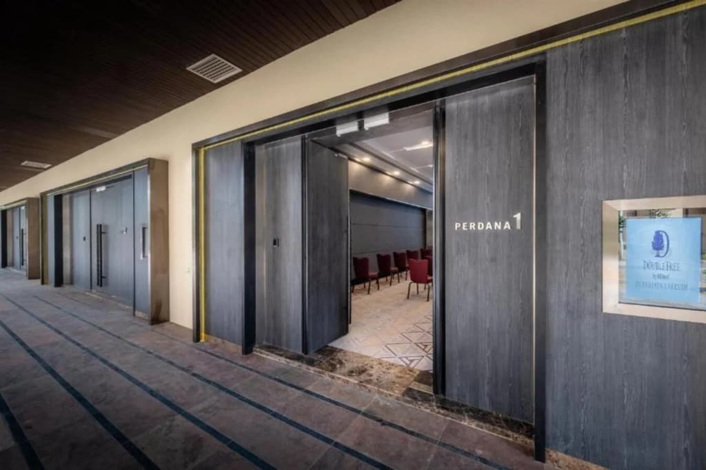 DoubleTree by Hilton Putrajaya Lakeside - photo 15