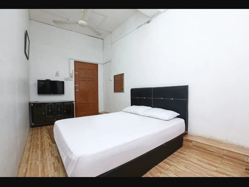 Spot On 89755 D&d Budget Inn - photo 1