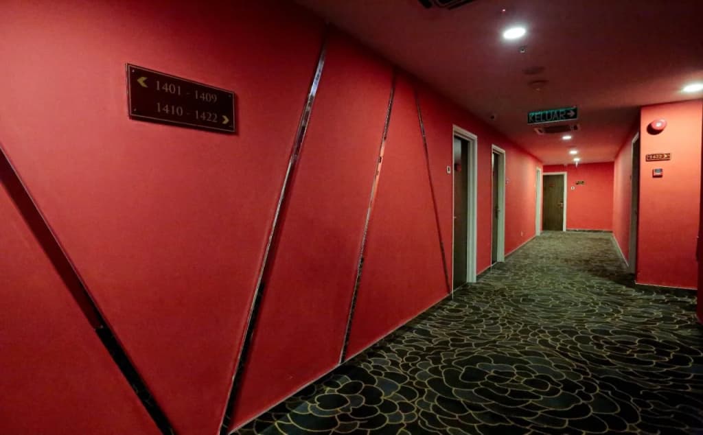 The Grand Campbell Hotel by ZEN Rooms - photo 9