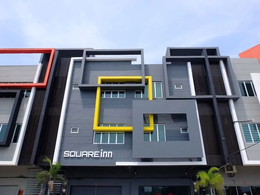 Square Inn - photo 1