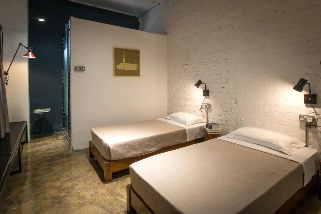 The Brownstone Hostel & Space - photo 26