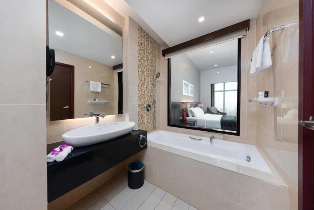 Raia Hotel & Convention Centre Kuching - photo 20