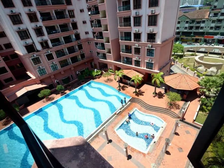 KK Waterfront Suites at Marina Court - photo 2