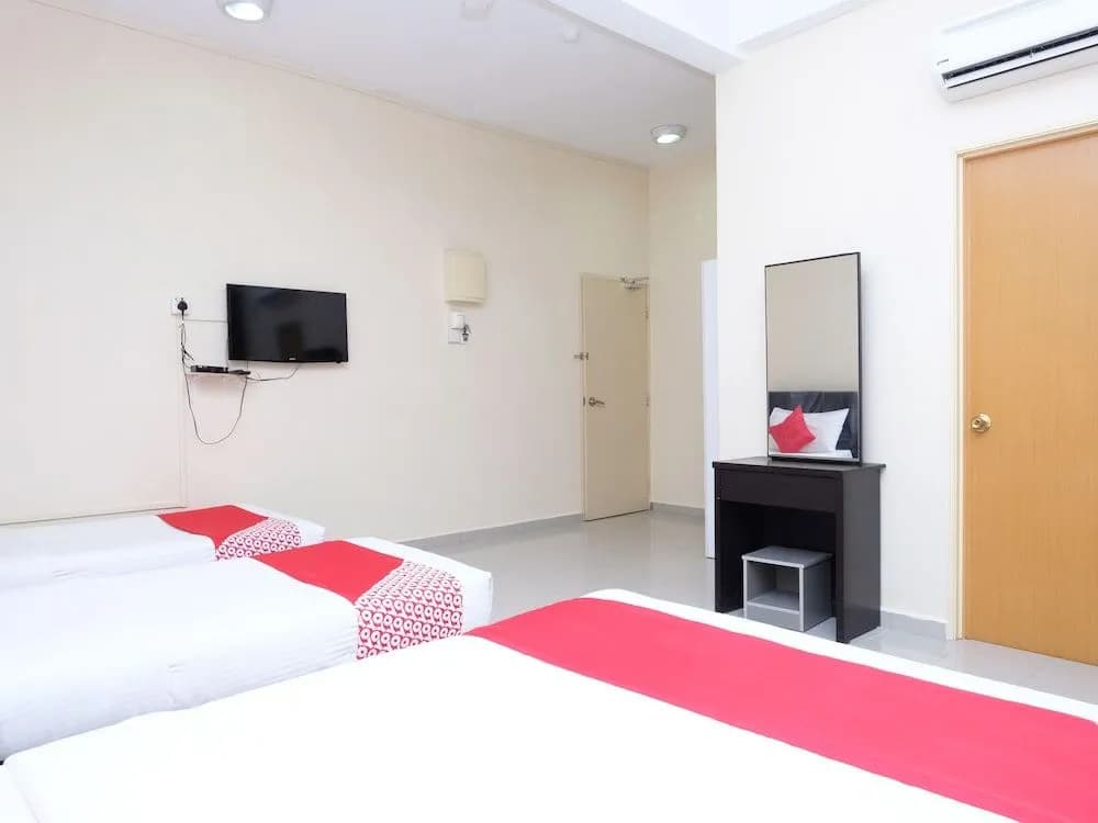 Diamond Hotel - photo 6