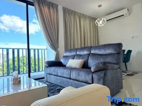 Jeff & Ricky Homestay@156 Tropic City View Condo - photo 2
