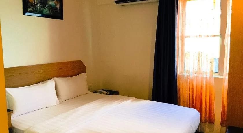 OYO 89945 Marine Bay Hotel - photo 5