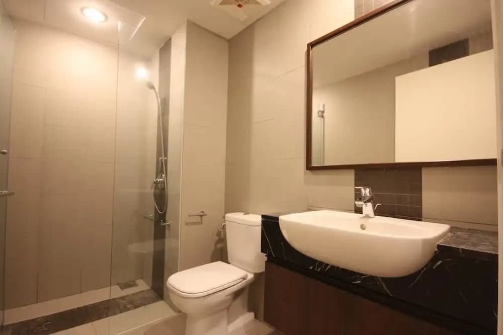3BR Seaview Suite Gurney Drive - photo 10