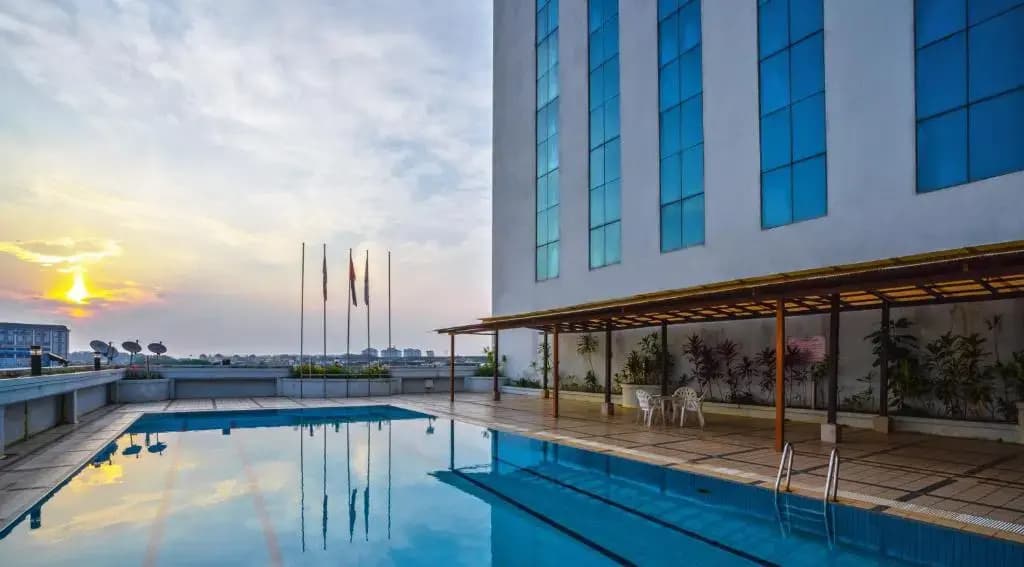 Crystal Crown Hotel - photo 15