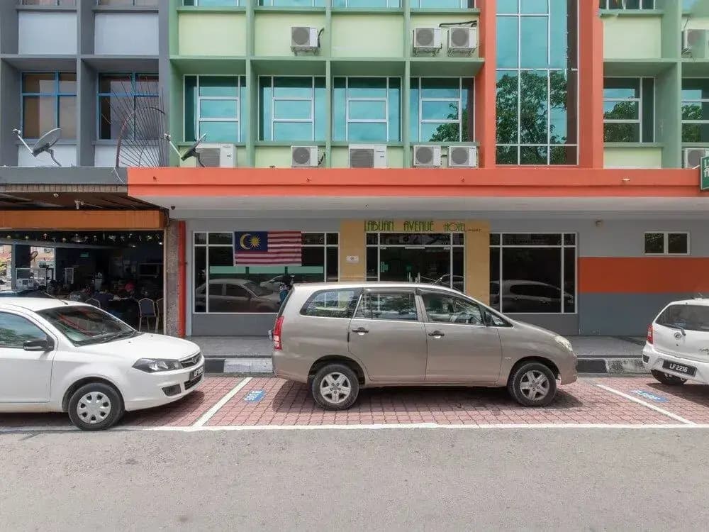 OYO 89344 Labuan Avenue Hotel - photo 1