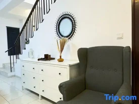 Kota Warisan Fully Air-Con 4 Bedroom Homestay - photo 4
