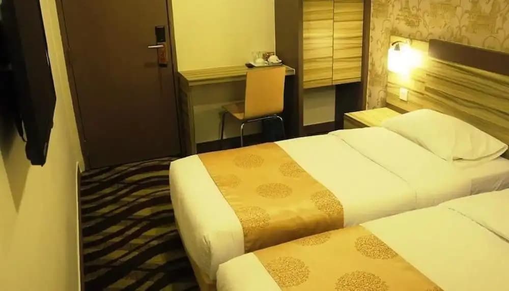 Victory City Hotel Crystal Bay - photo 12