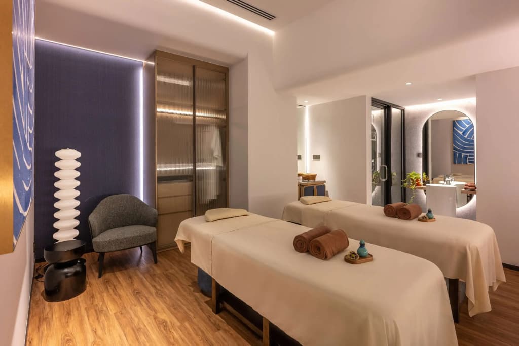 One World Hotel - photo 3