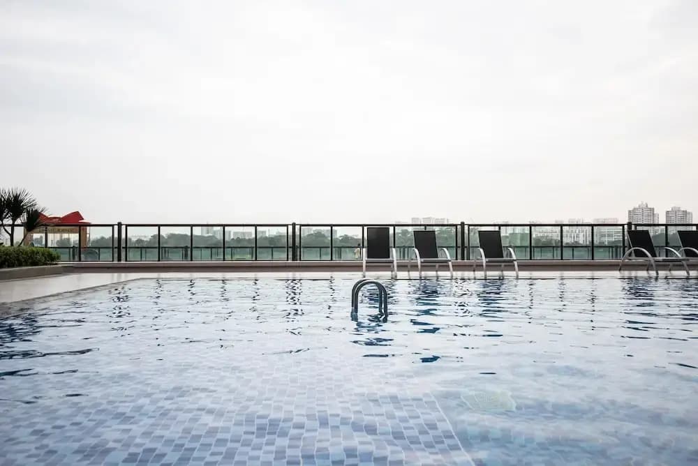 2BR R&F Phase2, CIQ R&F Mall, Free Parking - photo 12