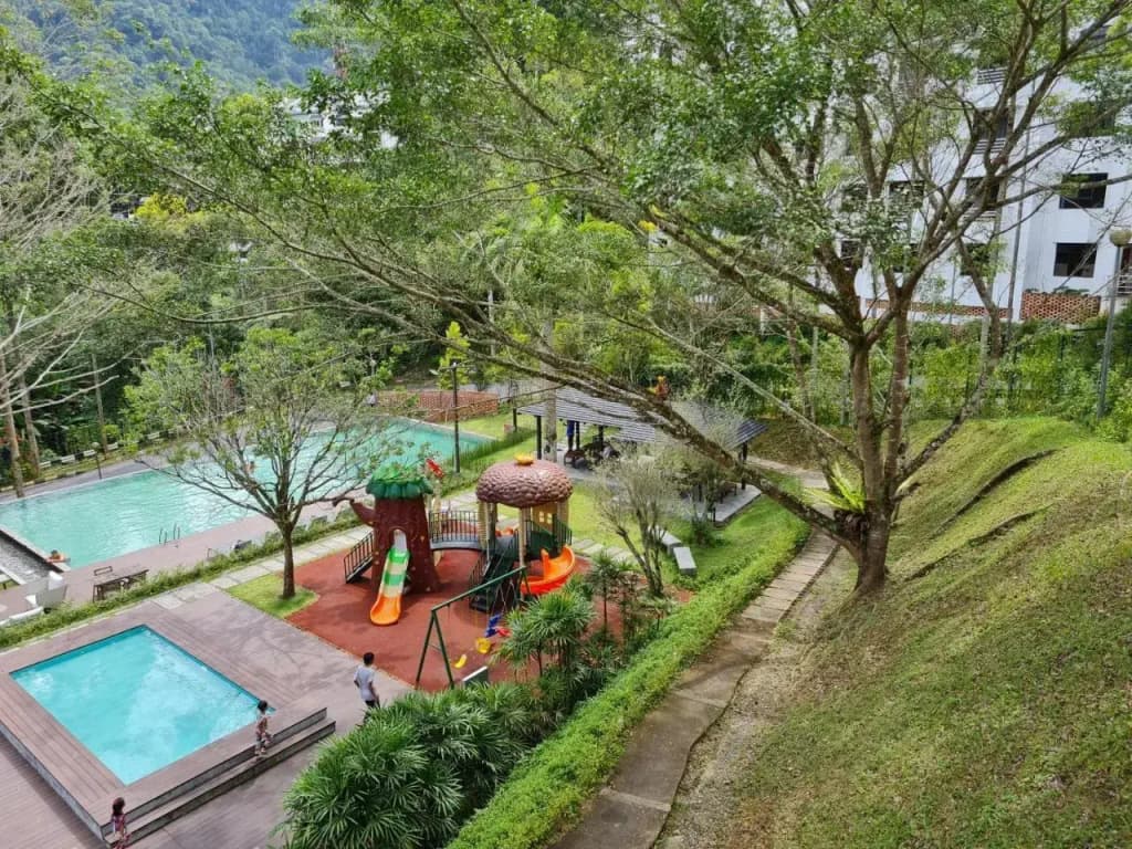 2 bedrooms surrounding natural View and pool - photo 14