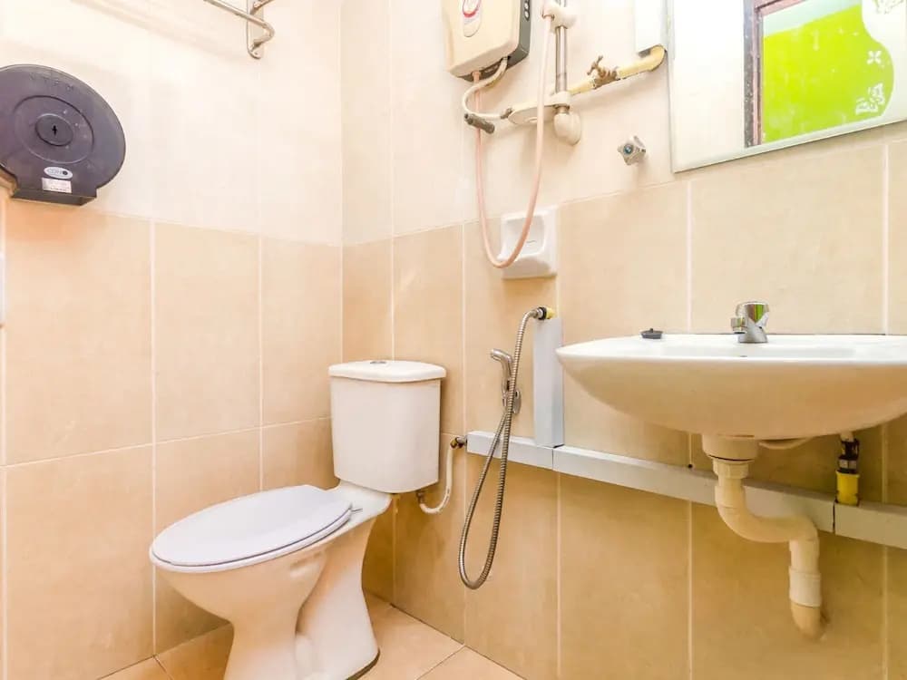 OYO 89703 B Link Hotel - photo 8