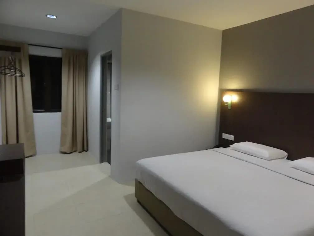 Radiant Hotel - photo 5