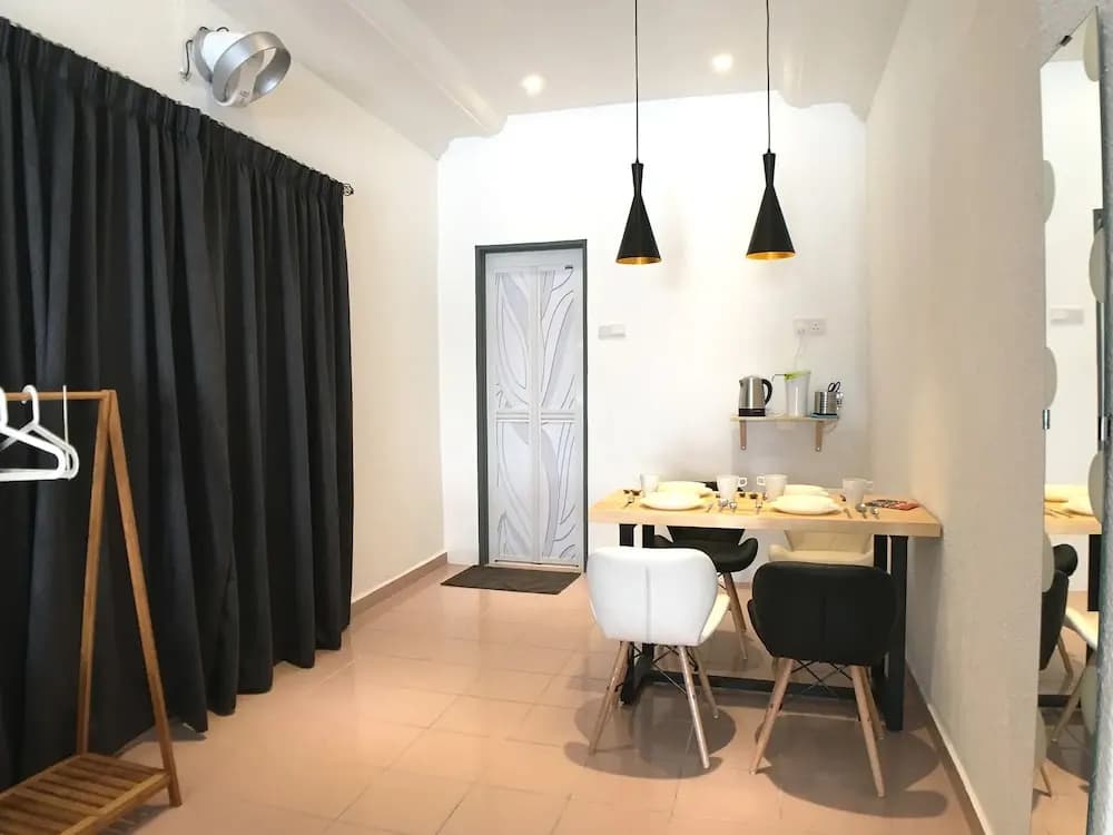 iBook6 Deluxe Family Suite for 4 by iBook Homestay - photo 17