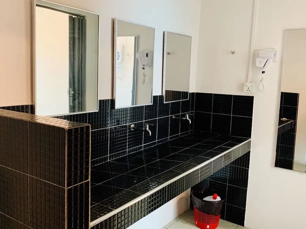 SPOT ON 89900 Jesselton Capsule Inn - photo 10