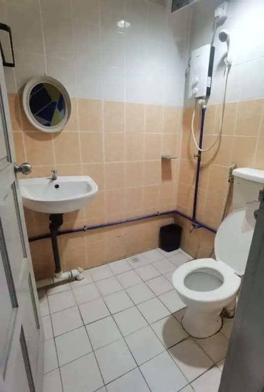 OYO HOME 90667 Chen Room Bs - photo 7