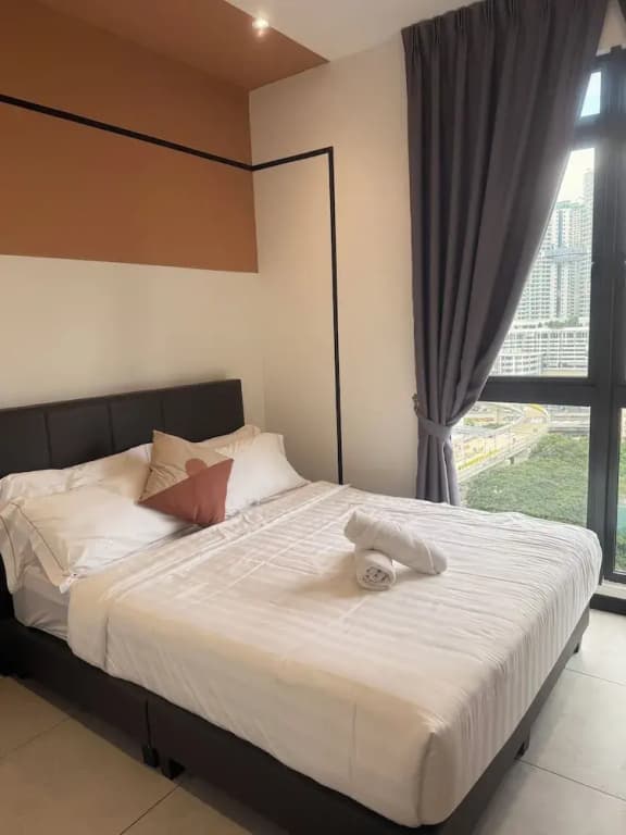 Downtown Retreat 2BR at Neu Suites - photo 5