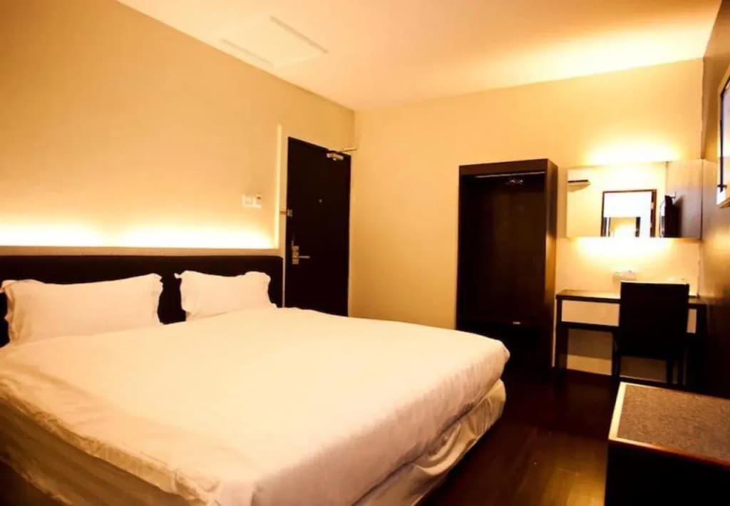 360 Inn - photo 5
