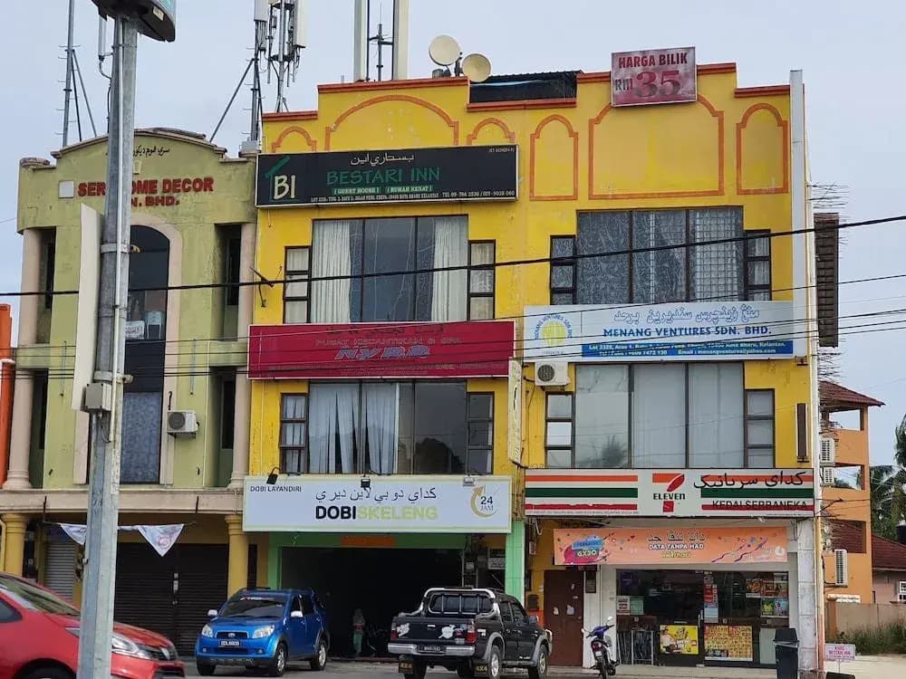 SPOT ON 89920 Muwaffaq Inn - main photo