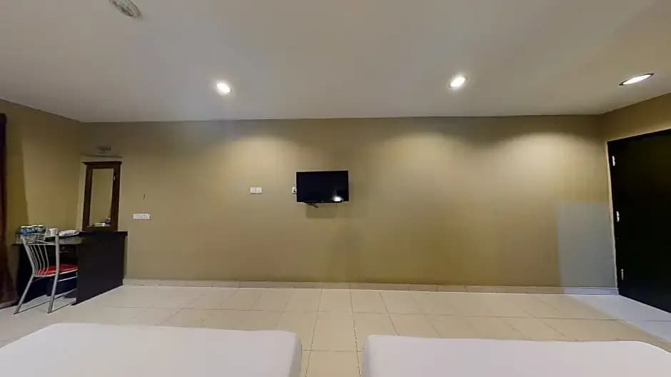 Oriental City Inn - photo 9