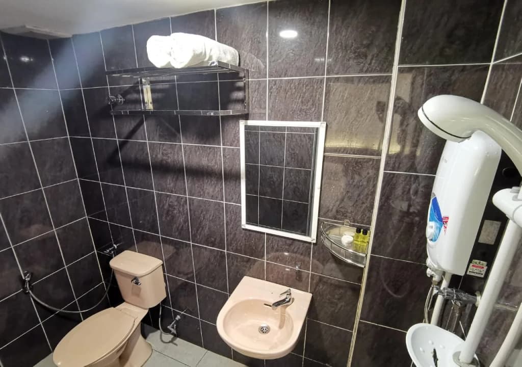 Hotel Al Abraar - photo 10