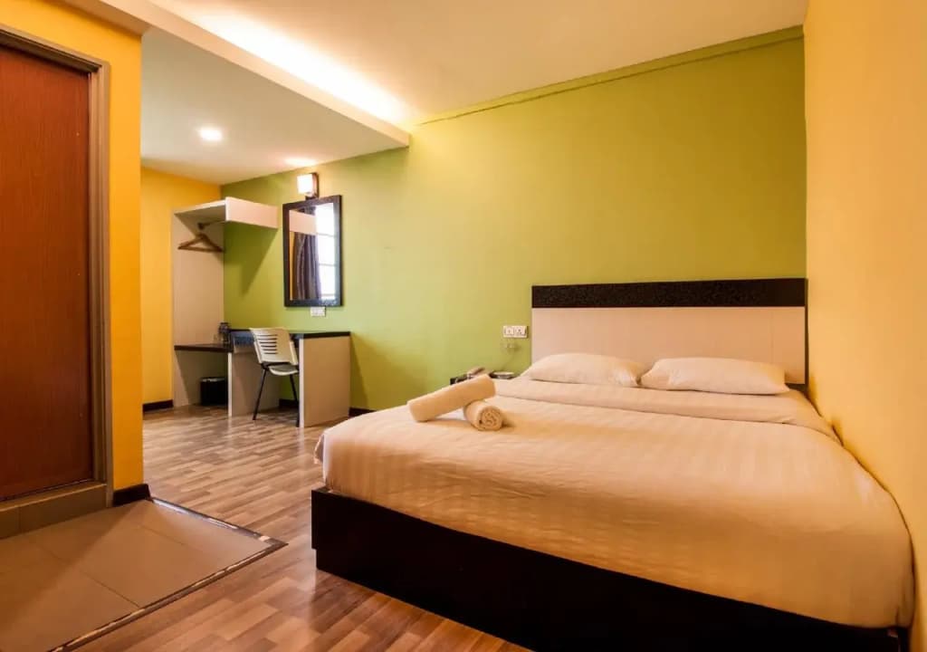 e Hotel - photo 3
