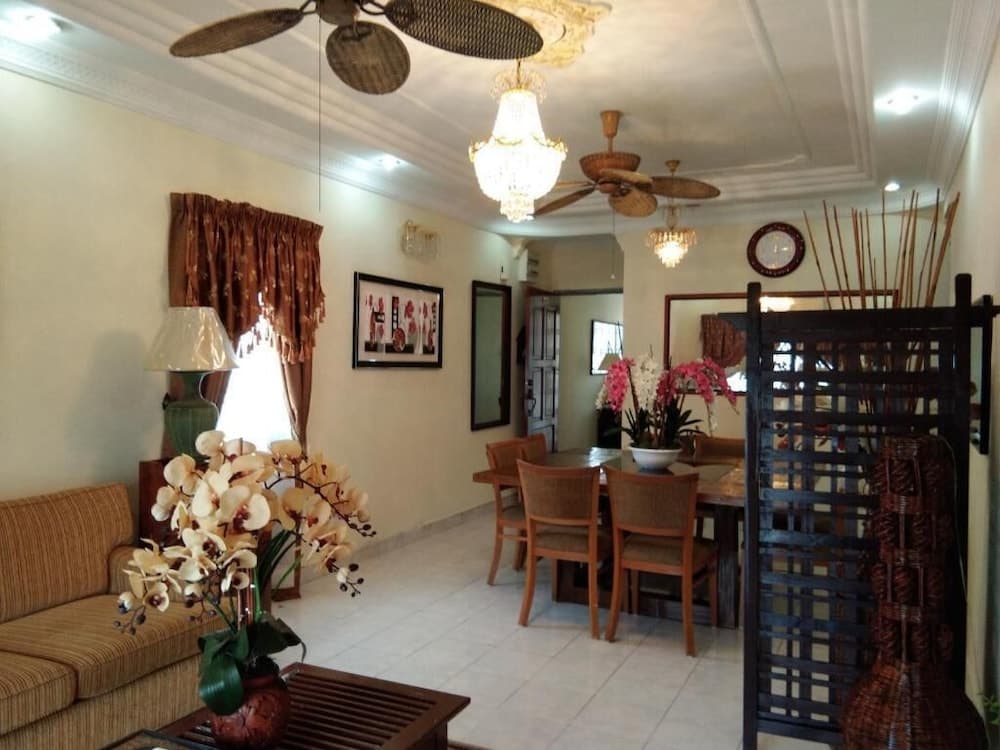Aini's Guest House In Vista Amani Condo - photo 22