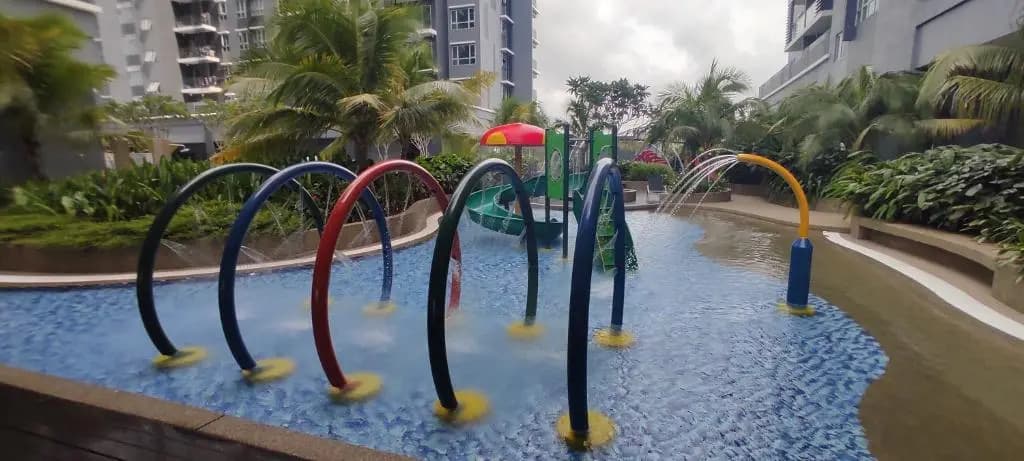Bukit Rimau Instagrammable 2 Bedroom Apartment With Pool View up to 5 PAX - photo 11