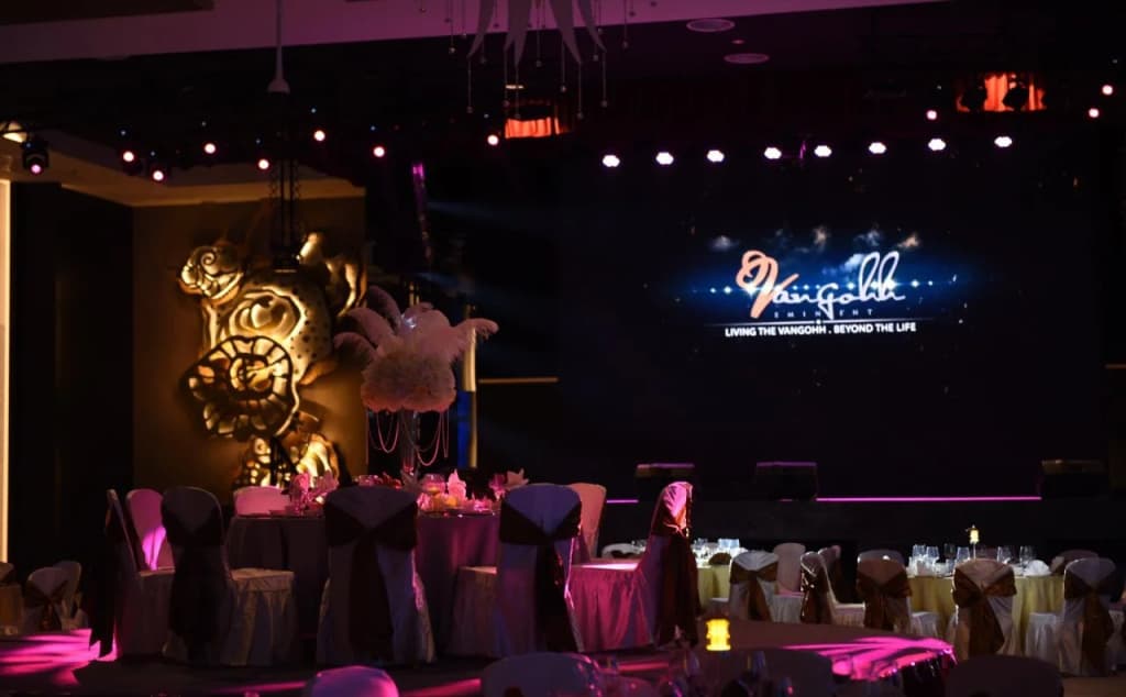 Vangohh Eminent Hotel & Spa - photo 16